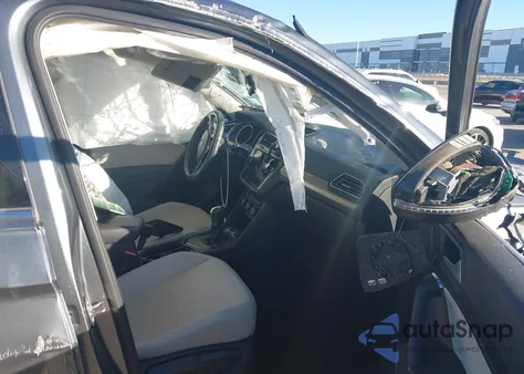 2019 Volkswagen Tiguan 2.0T Se/2.0T Sel/2.0T Sel R-Line/2.0T Sel R-Line Black из США, поврежденный, VIN 3VV3B7AX2KM063310